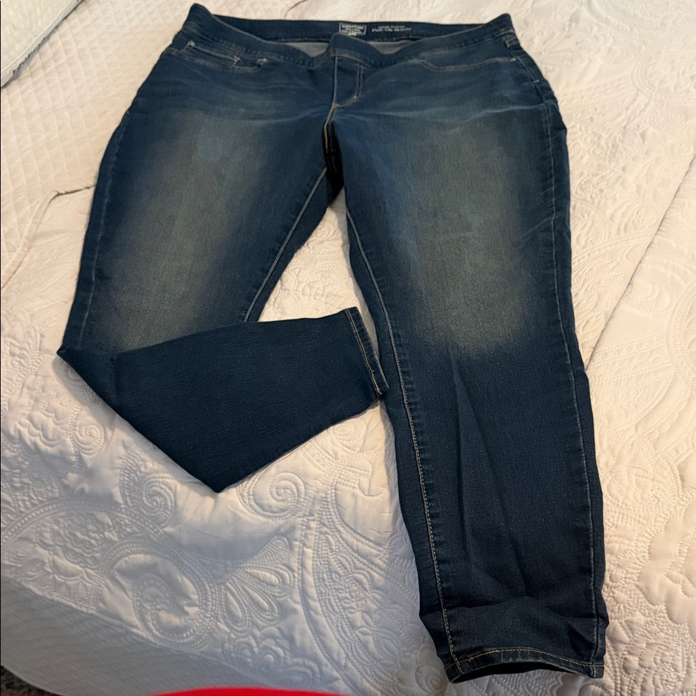 Signature by Levi Strauss Medium/Dark Blue Skinny Jeans